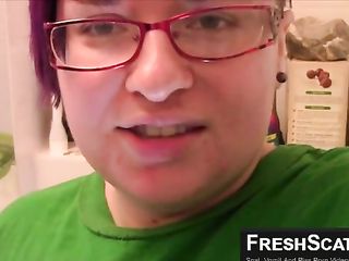 BBW Hairy Girl Pisses And Shits On Webcam