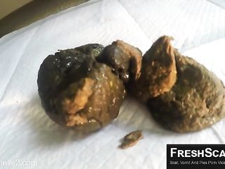 Absolutely Hot Webcam Scat Girl Masturbates While She Shits Live On Cam For Us