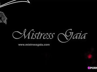 Beautiful Mistress Shits And Pisses In Bowl For Us On Live Cam