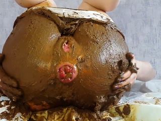 Beautiful Girl Shits Her Cute Shorts And Smears Scat All Over Her Beautiful Ass