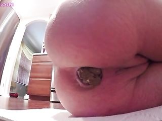 Sexy Girl Shitting A Thick Log Of Scat Close Up In Her Kitchen