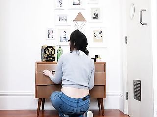 See This Massive Scat Session Live On Cam