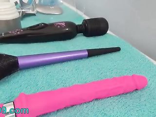 Girl Gets Her Urethra Fucked (Pee Hole Fucking)